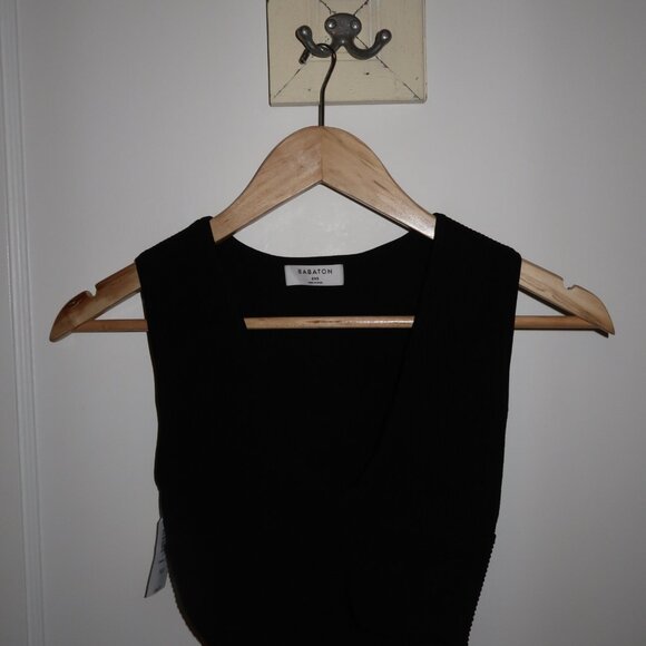 Aritzia x Babaton "Carlotta" sculpt knit deep v tank in black - Picture 4 of 4